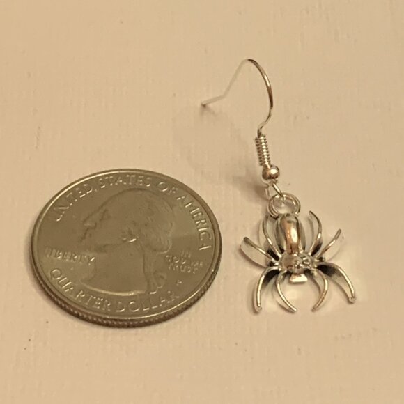 Spider Earring, Halloween Earring, Insect Earring, Arachnid Earring, Gift Idea - Picture 4 of 8